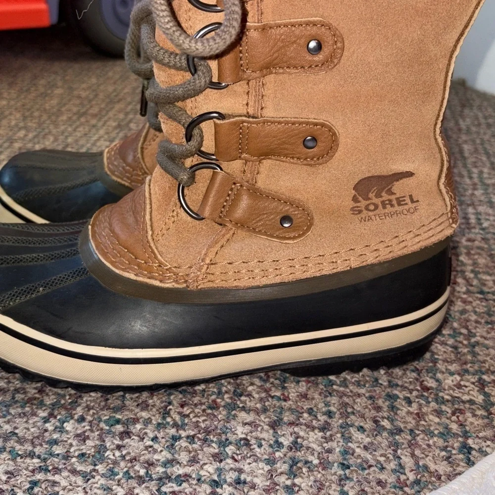 Sorel Joan of Artic boots Sz 6 like new